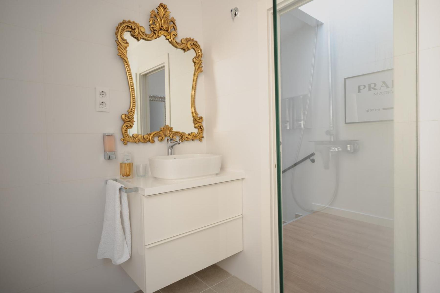 Villa Conde L'Hospitalet de Llobregat Esterno foto